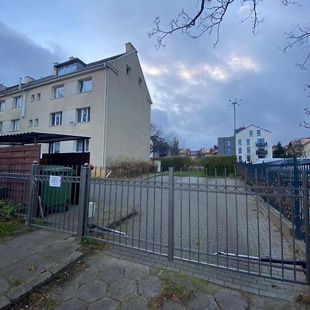 Kameralne Cale Mieszkanie 31M2 Z Prywatnym Darmowym Parkingiem Apartment Сопот Екстериор снимка